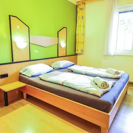Private Double Bed Room With Bathroom Vídeň Exteriér fotografie
