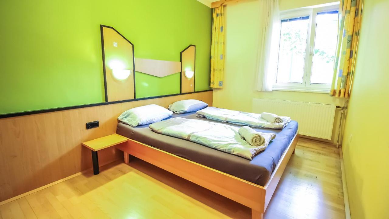 Private Double Bed Room With Bathroom Vídeň Exteriér fotografie